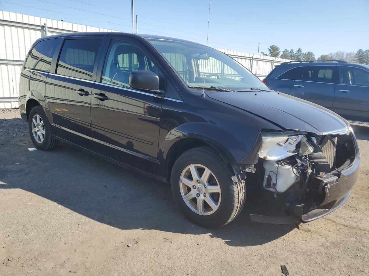 2010 Chrysler Town & Country VIN 2A4RR2D17AR423526 Copart auction photo, front end damage thumbnail 4