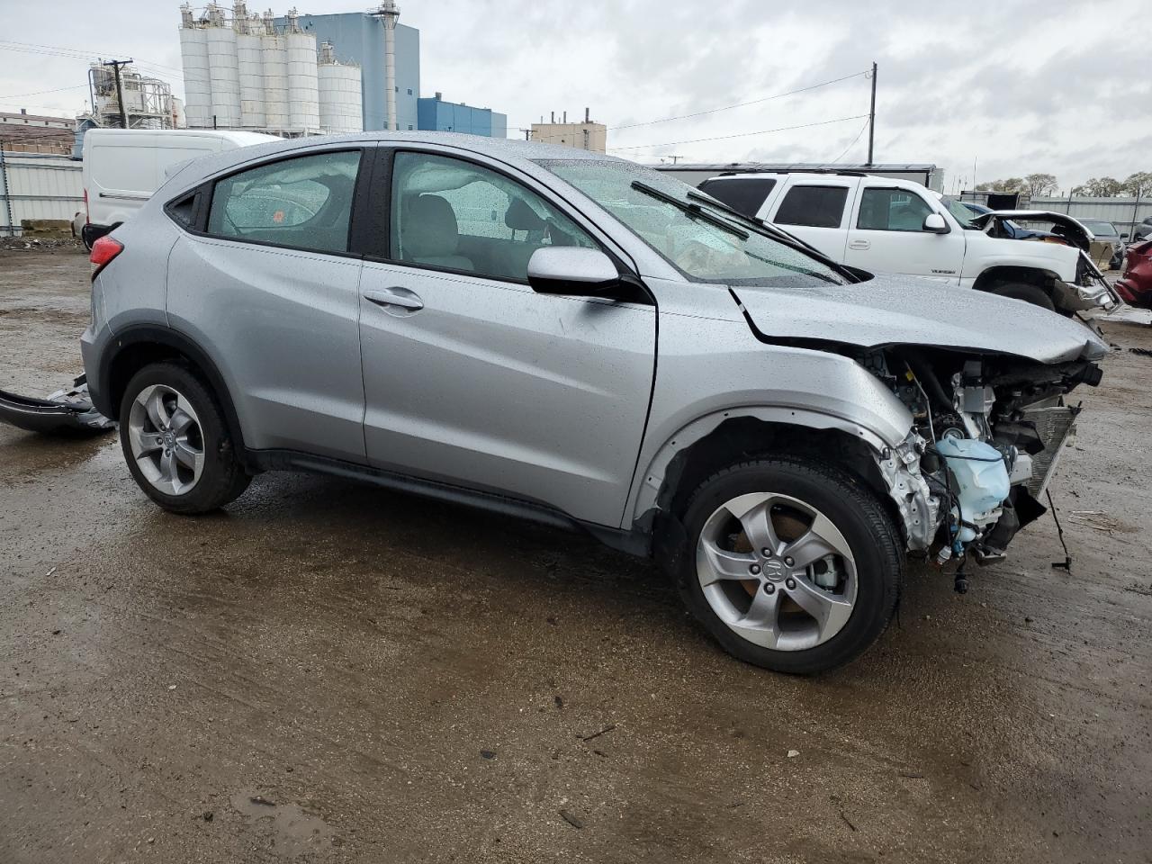 2021 Honda HR-V VIN 3CZRU6H3XMM703146 Copart auction photo, front end / minor dent/scratches damage thumbnail 4