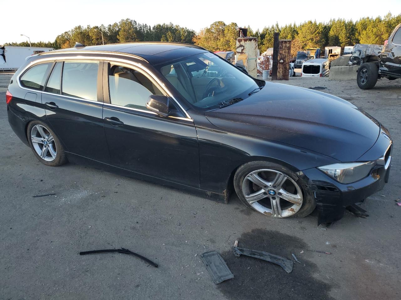 2015 BMW 3er VIN WBA3G7C58FK297859 Copart auction photo, side / front end damage thumbnail 4