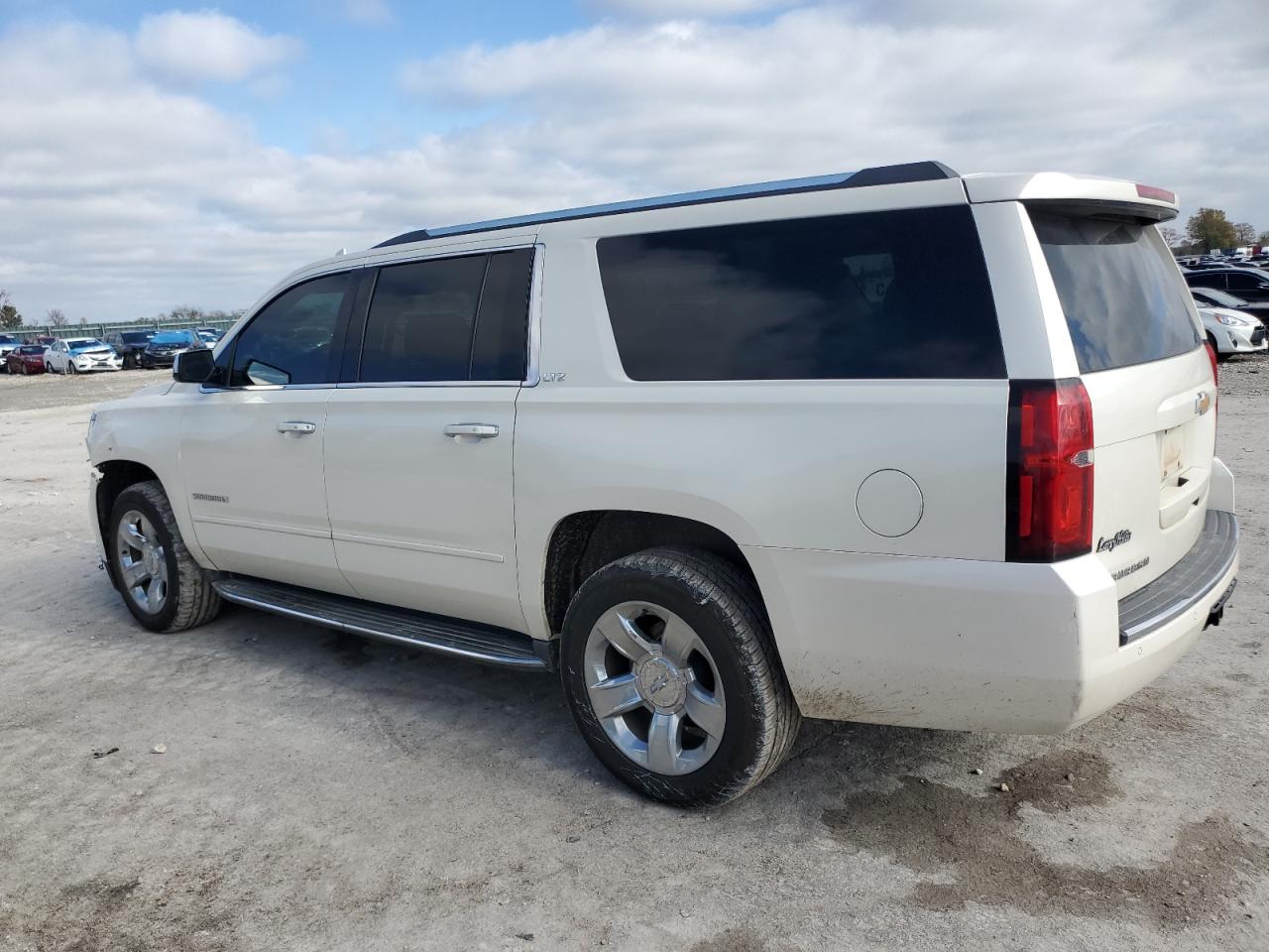 2015 Chevrolet Suburban VIN 1GNSKKKCXFR619836 Copart auction photo, front end damage thumbnail 2