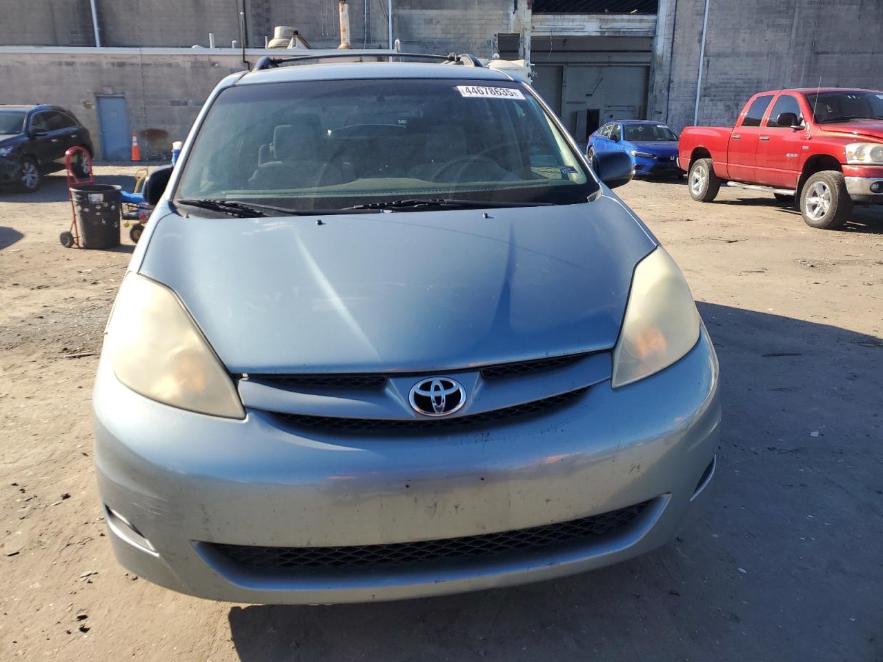 2006 Toyota Sienna VIN 5TDBA23C66S067019 Copart auction photo, front end / side damage thumbnail 5