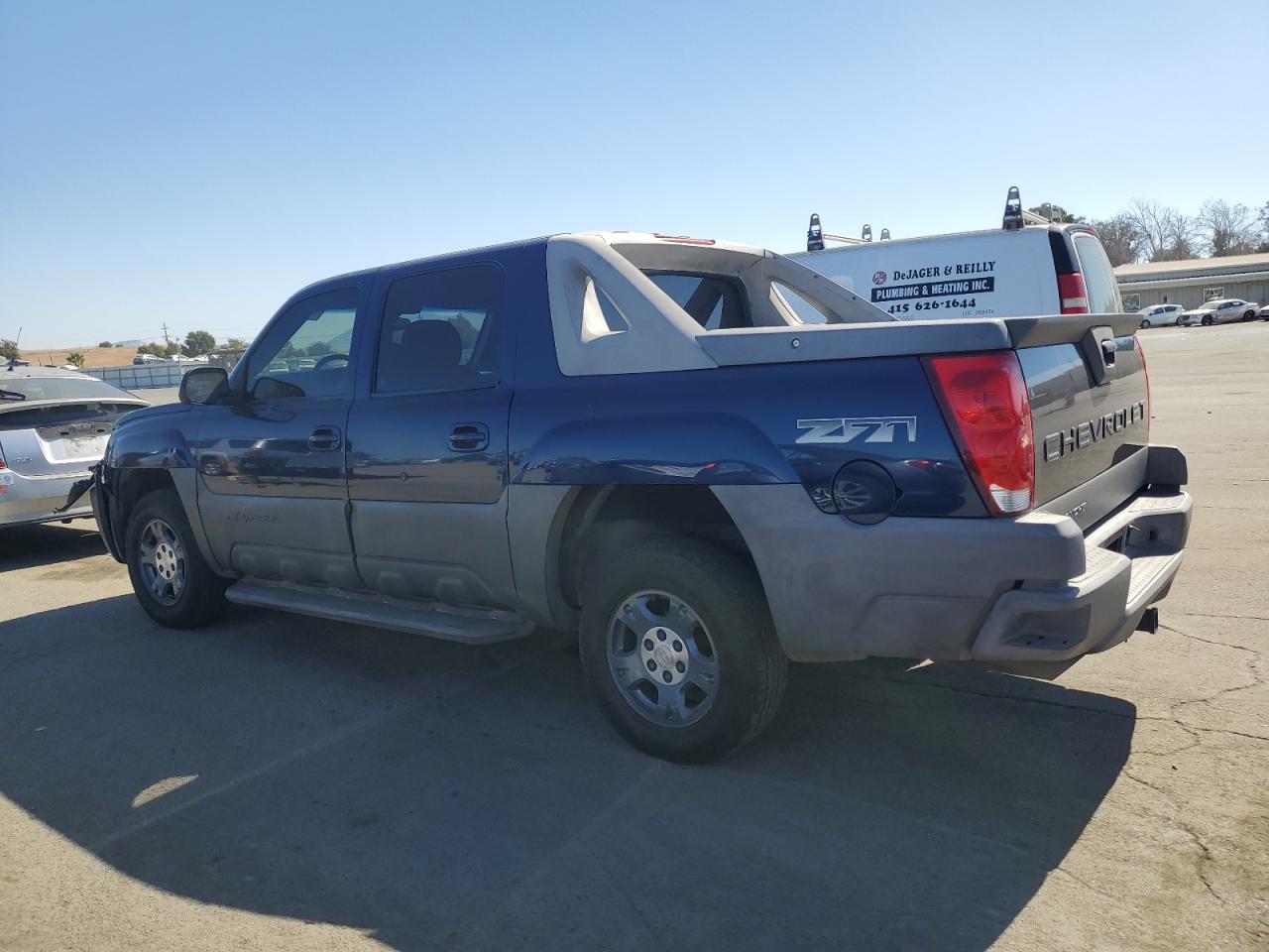 2002 Chevrolet Avalanche VIN 3GNEK13T62G111797 Copart auction photo, front end damage thumbnail 2