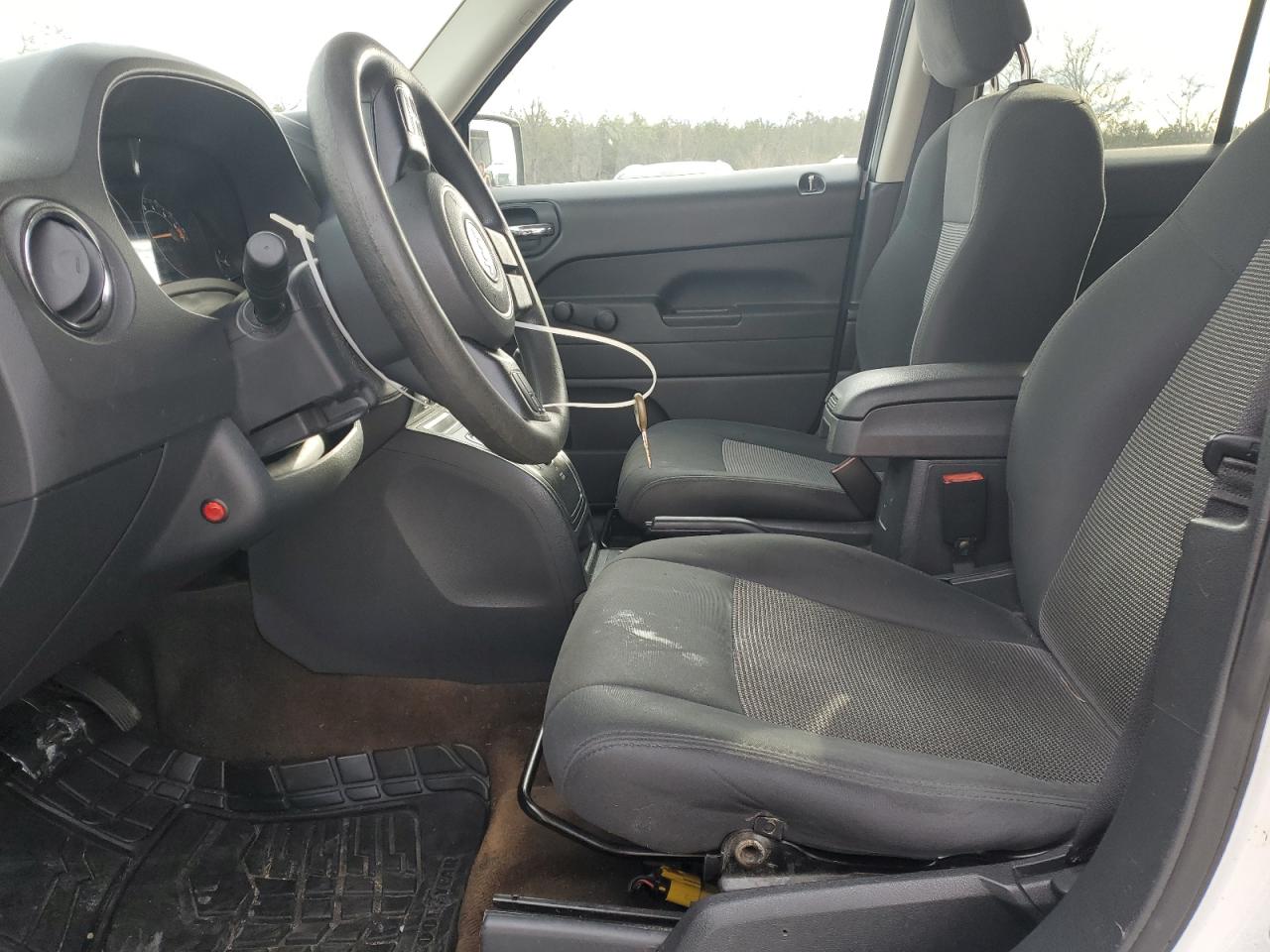 2015 Jeep Liberty (Patriot) VIN 1C4NJPBA2FD295931 Copart auction photo, all over damage thumbnail 7