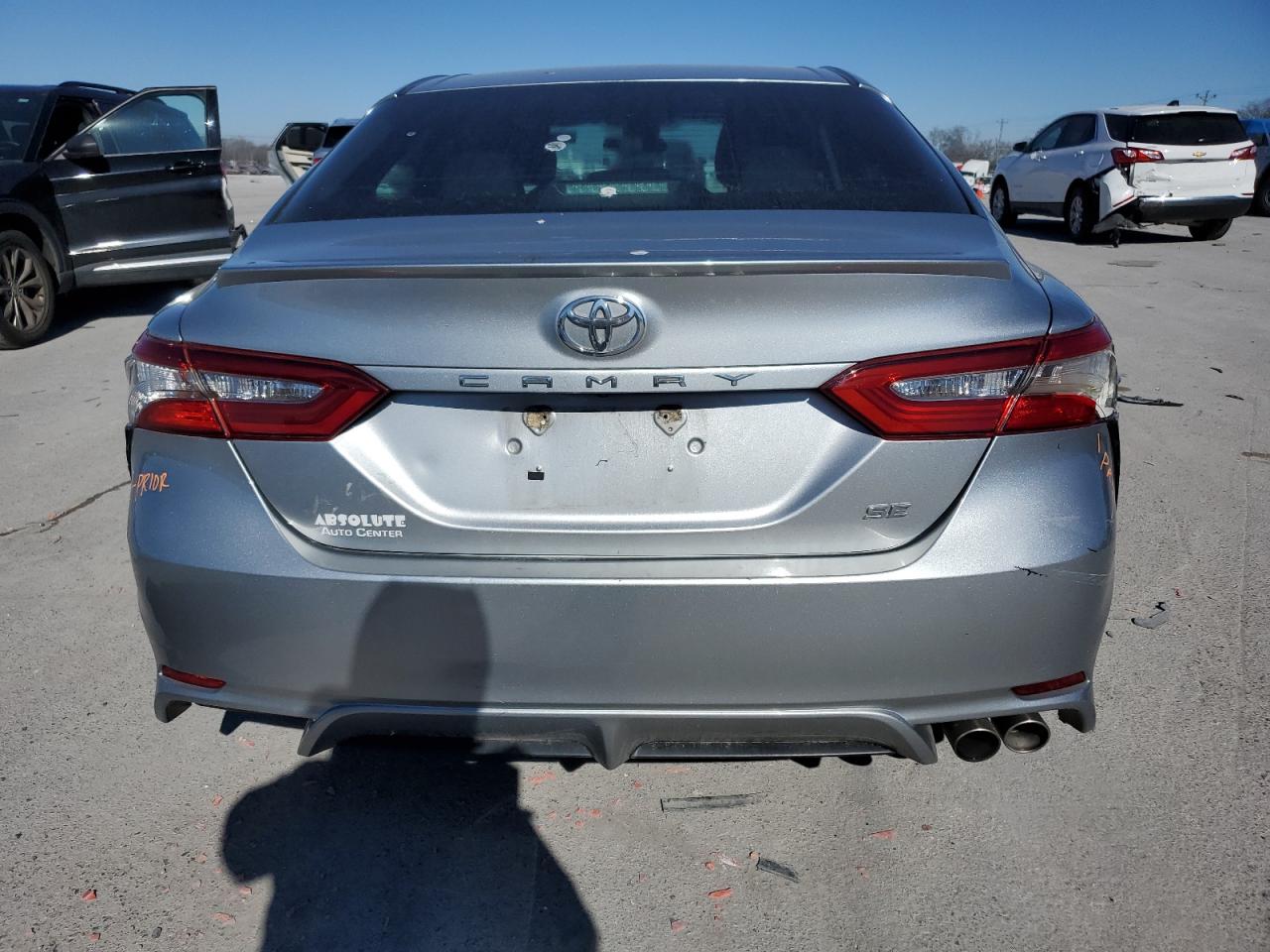 2018 Toyota Camry VIN 4T1B11HKXJU063744 Copart auction photo, front end / minor dent/scratches damage thumbnail 6