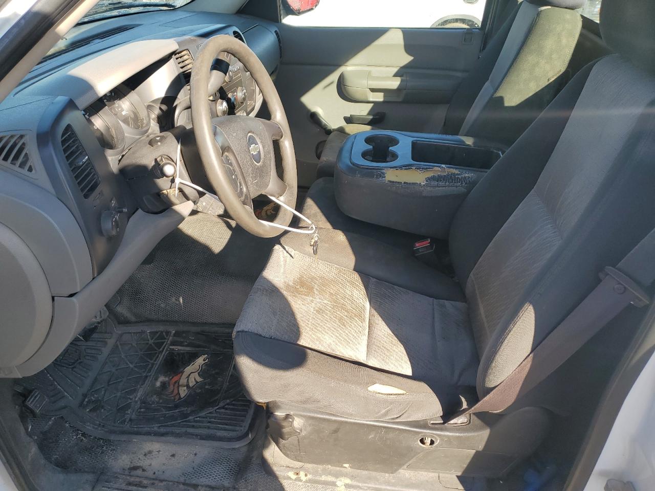 2009 Chevrolet Silverado VIN 1GCEC14X39Z106008 Copart auction photo, side / front end damage thumbnail 7