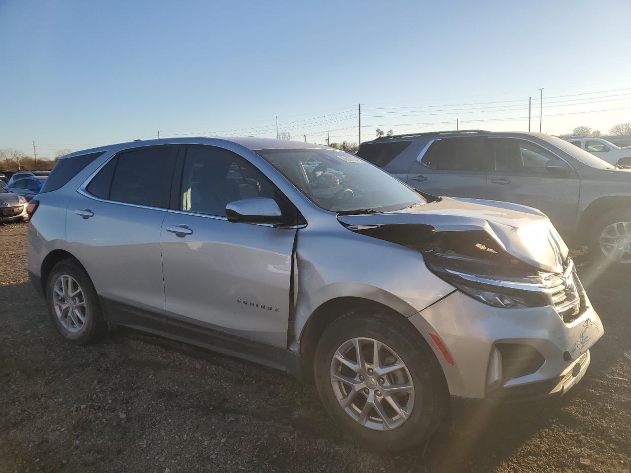 2022 Chevrolet Equinox VIN 3GNAXKEV3NL182049 Copart auction photo, front end / side damage thumbnail 4