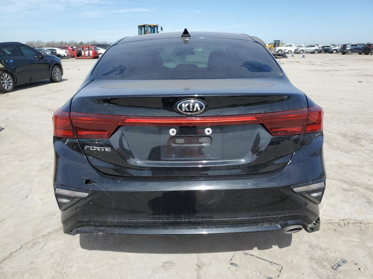 2020 KIA Forte VIN 3KPF24AD8LE154500 Copart auction photo, side / hail damage thumbnail 6