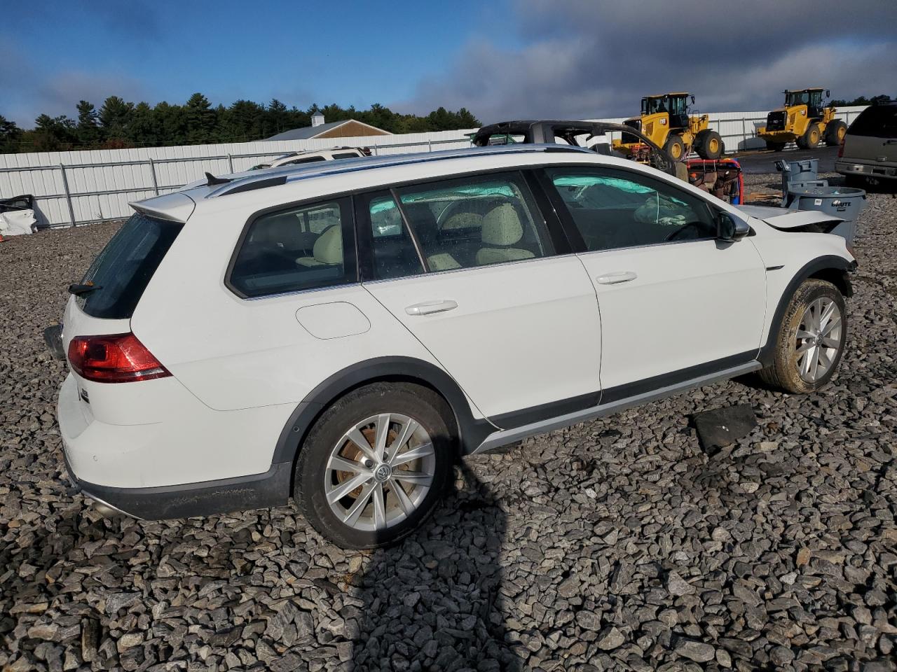 2017 Volkswagen Golf VIN 3VWH17AU9HM505955 Copart auction photo, front end damage thumbnail 3