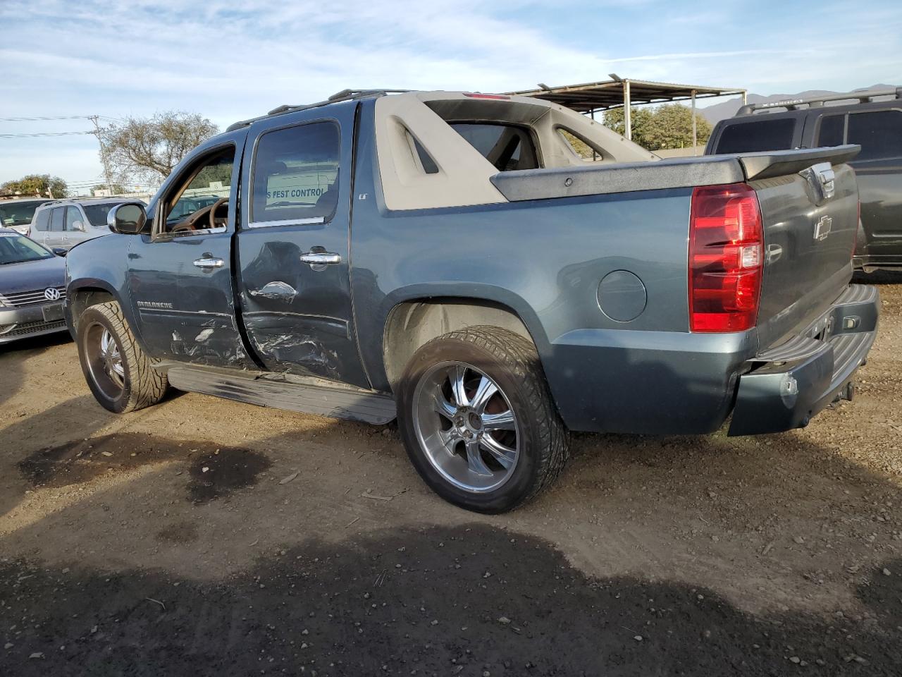 2011 Chevrolet Avalanche VIN 3GNMCFE05BG396839 Copart auction photo, side damage thumbnail 2