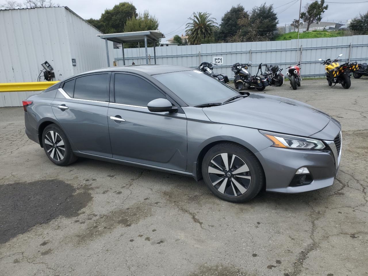 2020 Nissan Altima VIN 1N4BL4EV1LC187124 Copart auction photo, vandalism damage thumbnail 4