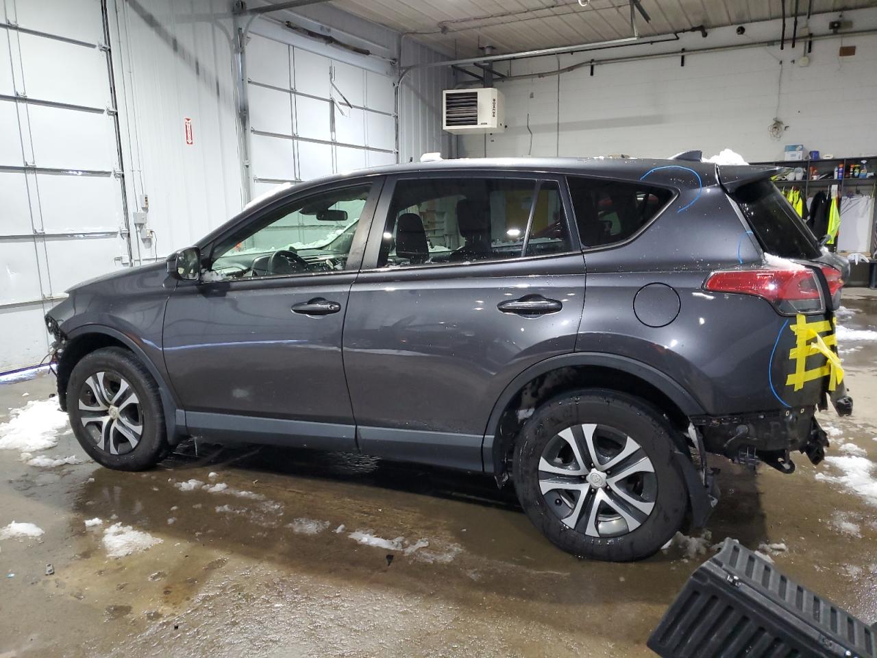 2018 Toyota RAV 4 VIN JTMBFREV3JJ746292 Copart auction photo, rear end / front end damage thumbnail 2