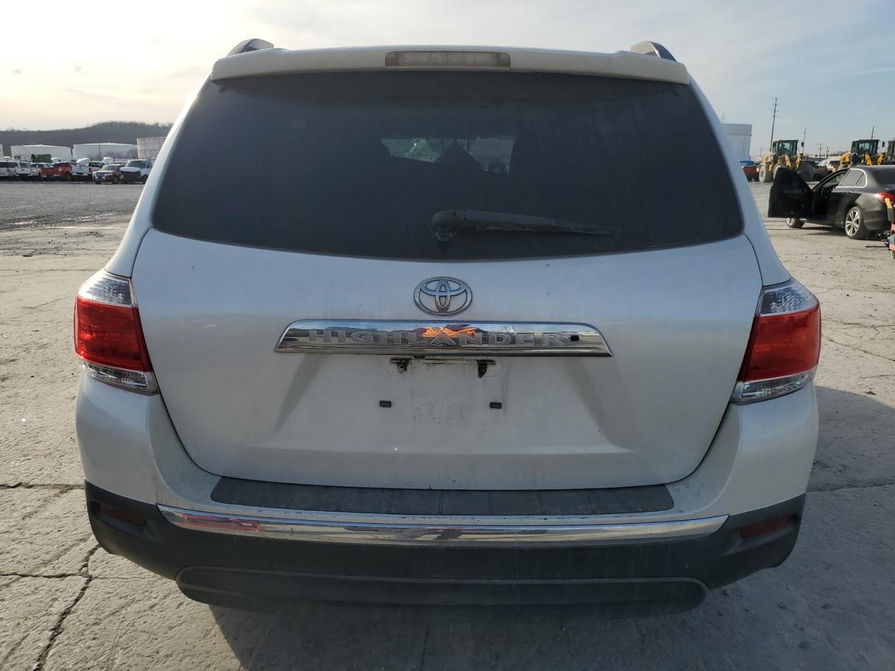 2013 Toyota Highlander VIN 5TDZK3EH8DS104904 Copart auction photo, front end / rear end damage thumbnail 6