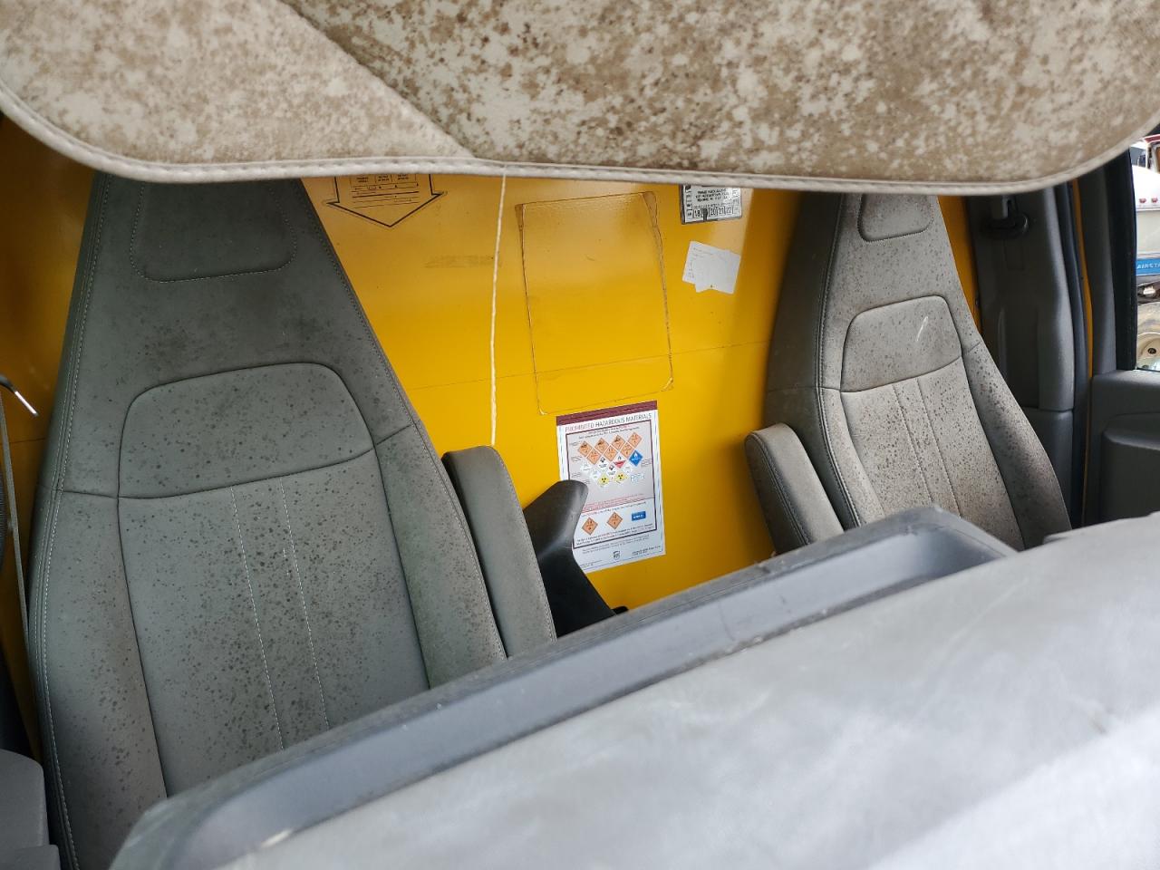 2018 GMC Savana VIN 7GZ37TCG9JN902396 Copart auction photo, front end / side damage thumbnail 11