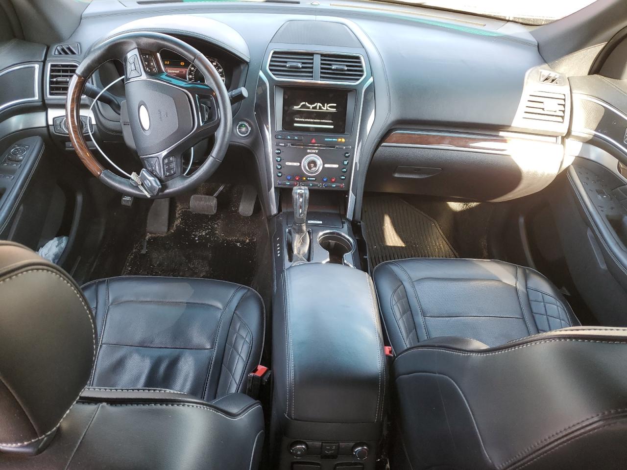 2016 Ford Explorer VIN 1FM5K8HTXGGC38688 Copart auction photo, front end / side damage thumbnail 8