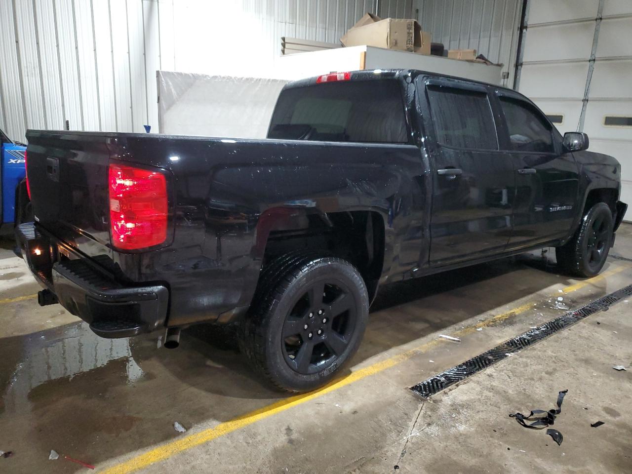 2018 Chevrolet Silverado VIN 3GCUKPEC0JG397441 Copart auction photo, front end / side damage thumbnail 3