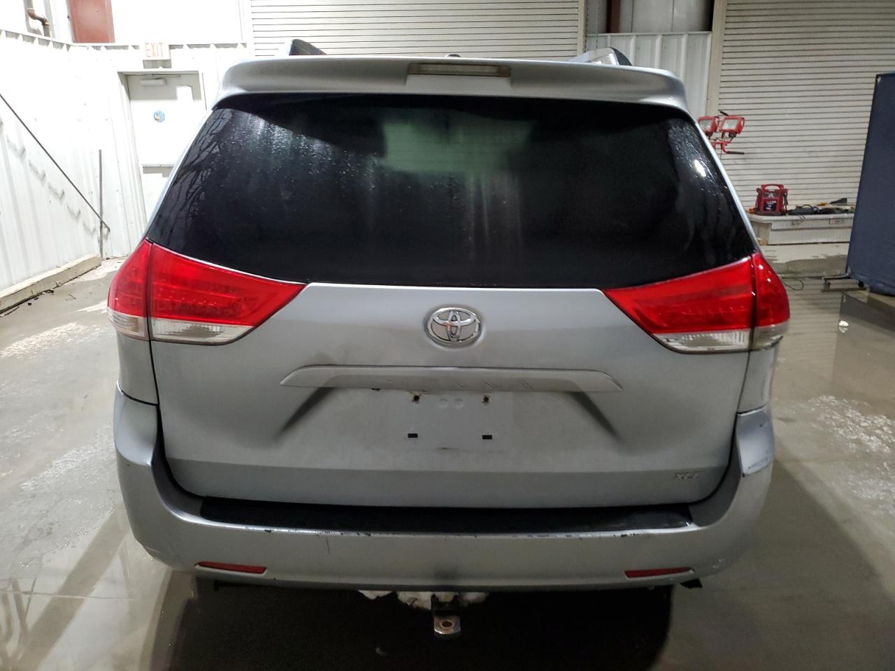 2014 Toyota Sienna VIN 5TDYK3DC6ES485803 Copart auction photo, front end / rear end damage thumbnail 6