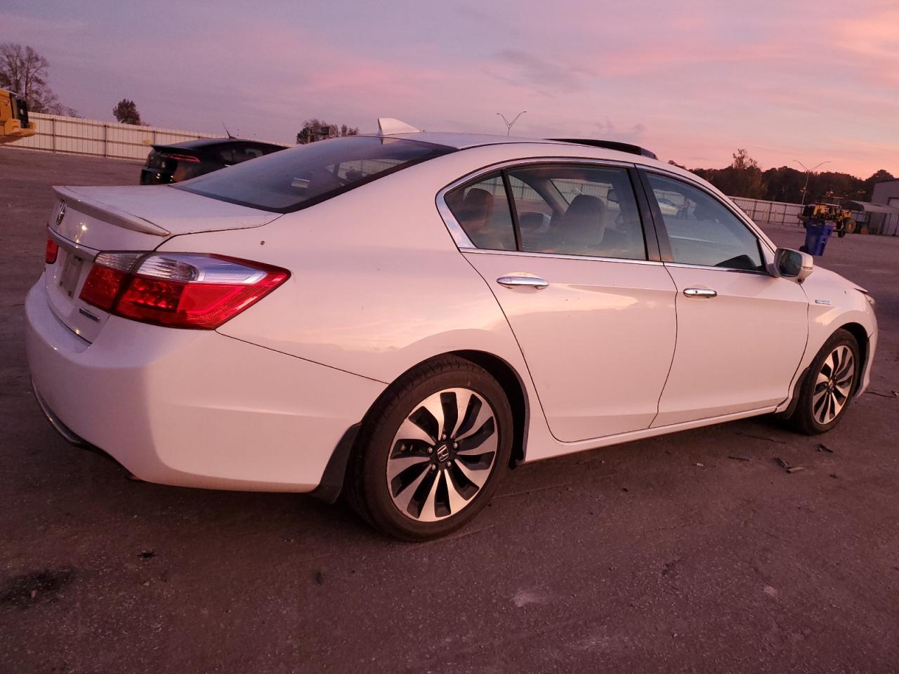 2015 Honda Accord VIN 1HGCR6F54FA012696 Copart auction photo, front end / side damage thumbnail 3