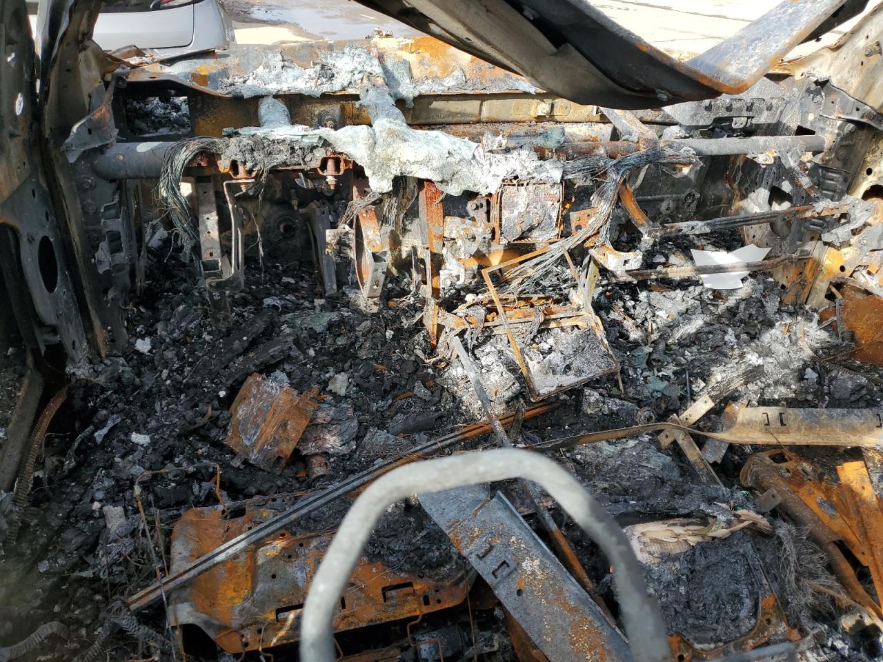 2019 RAM 1500 VIN 1C6SRFKT9KN518291 Copart auction photo, burn damage thumbnail 8