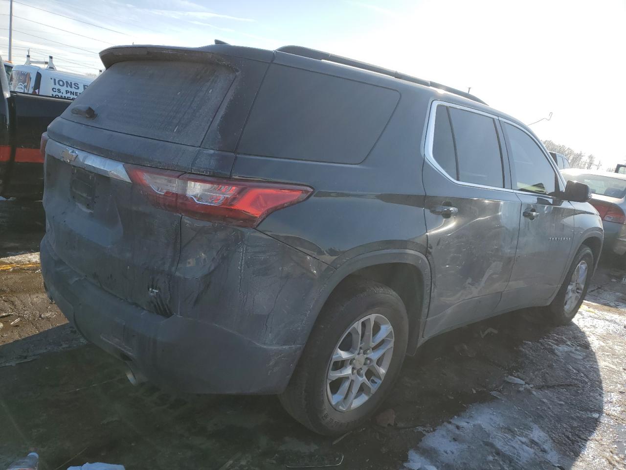 2019 Chevrolet Traverse VIN 1GNEVGKW9KJ240721 Copart auction photo, front end / side damage thumbnail 3