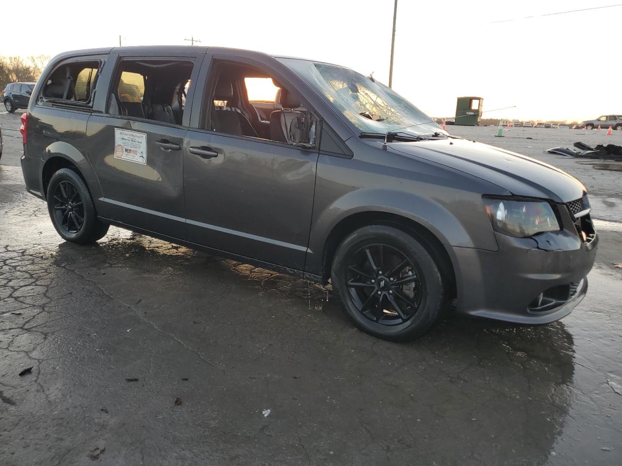 2019 Dodge Caravan VIN 2C4RDGEGXKR687944 Copart auction photo, vandalism / side damage thumbnail 4