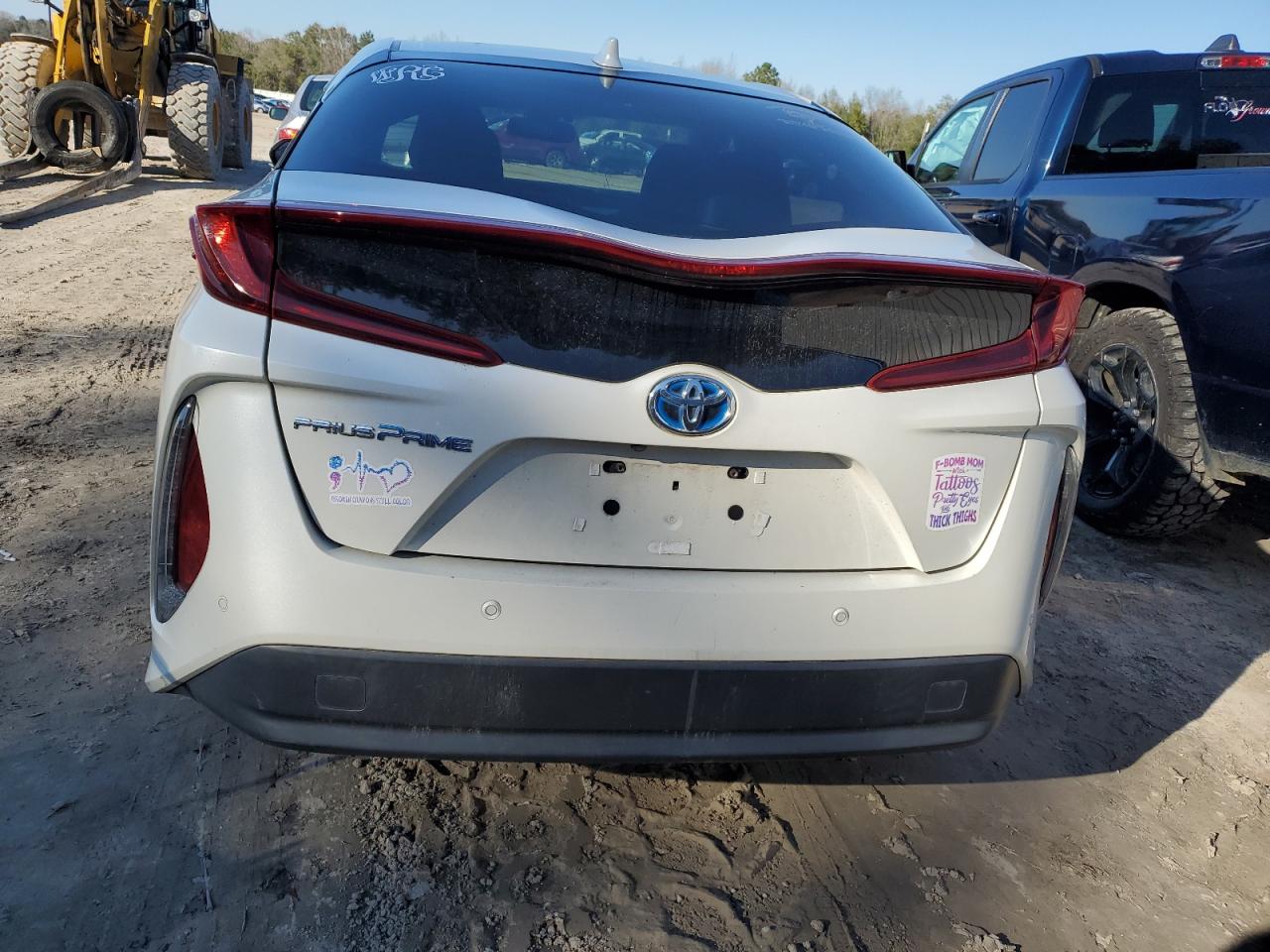 2017 Toyota Prius VIN JTDKARFP9H3021728 Copart auction photo, front end damage thumbnail 6