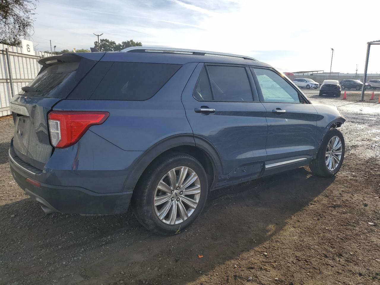 2021 Ford Explorer VIN 1FMSK7FHXMGA94812 Copart auction photo, front end damage thumbnail 3