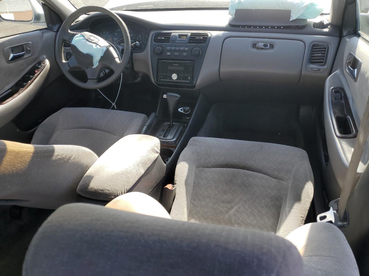 2002 Honda Accord VIN 1HGCG668X2A175007 Copart auction photo, front end damage thumbnail 8
