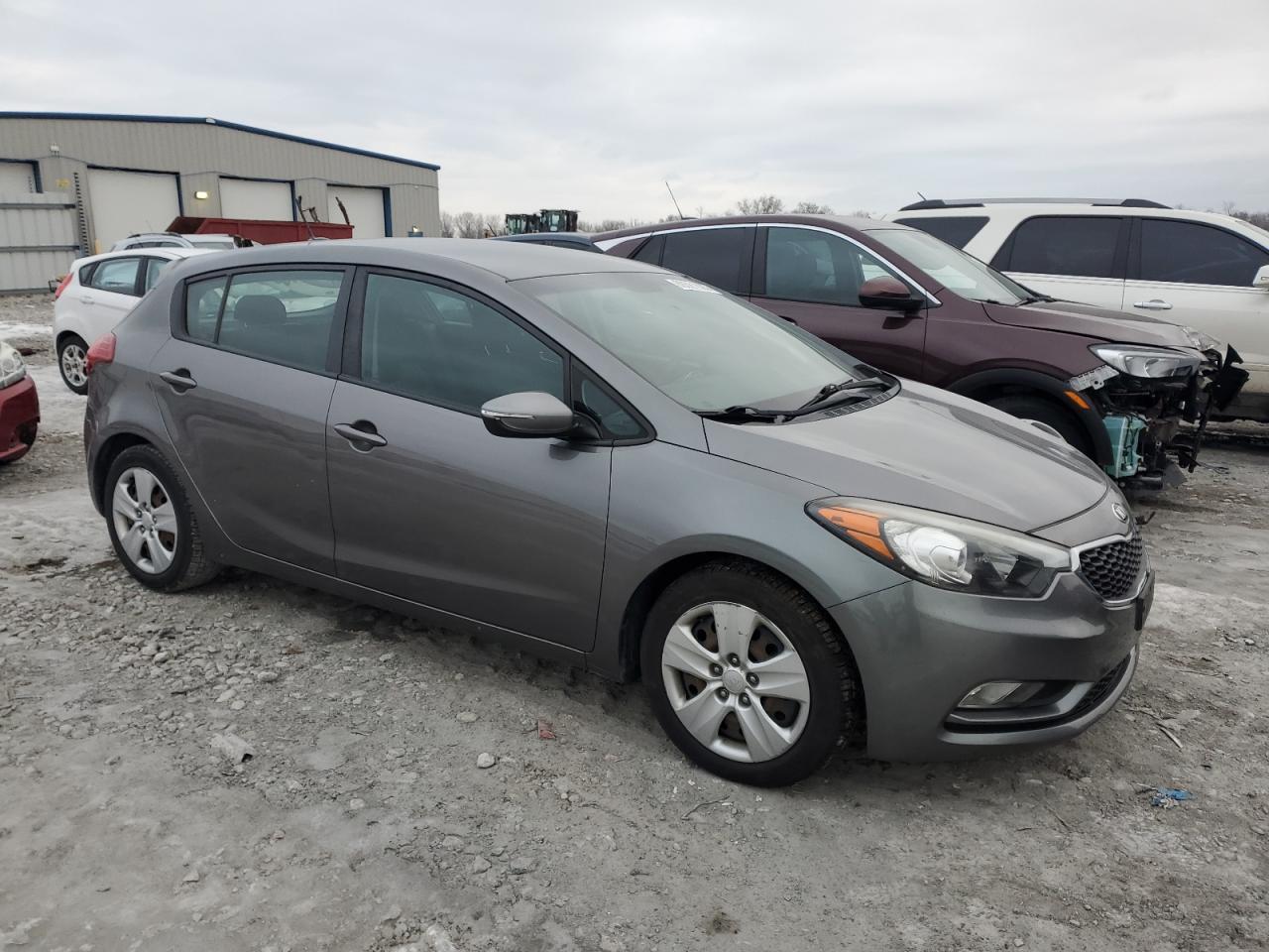 2016 KIA Forte VIN KNAFK5A83G5588475 Copart auction photo, undercarriage / minor dent/scratches damage thumbnail 4