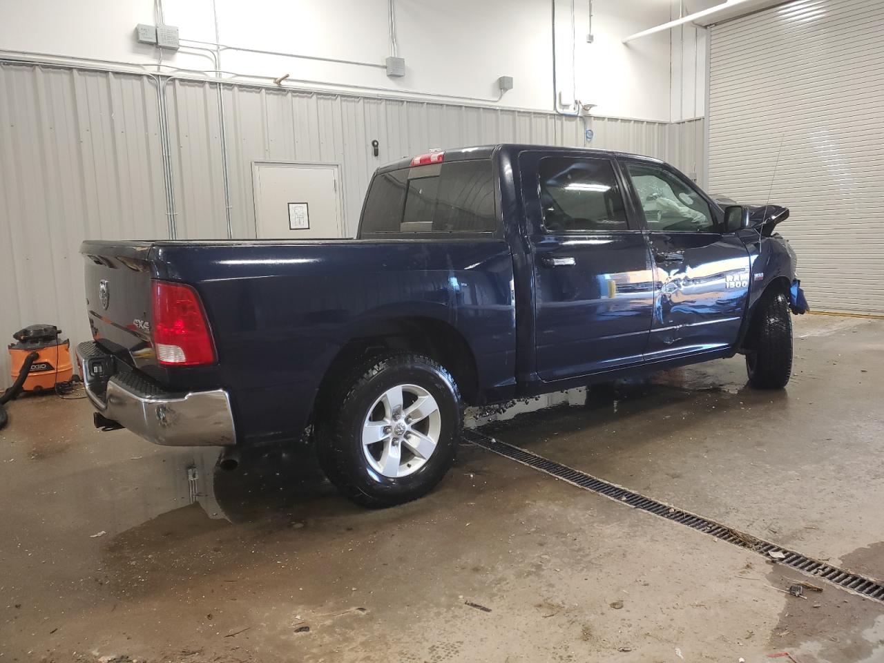 2017 RAM 1500 VIN 1C6RR7LT4HS672324 Copart auction photo, front end / mechanical damage thumbnail 3