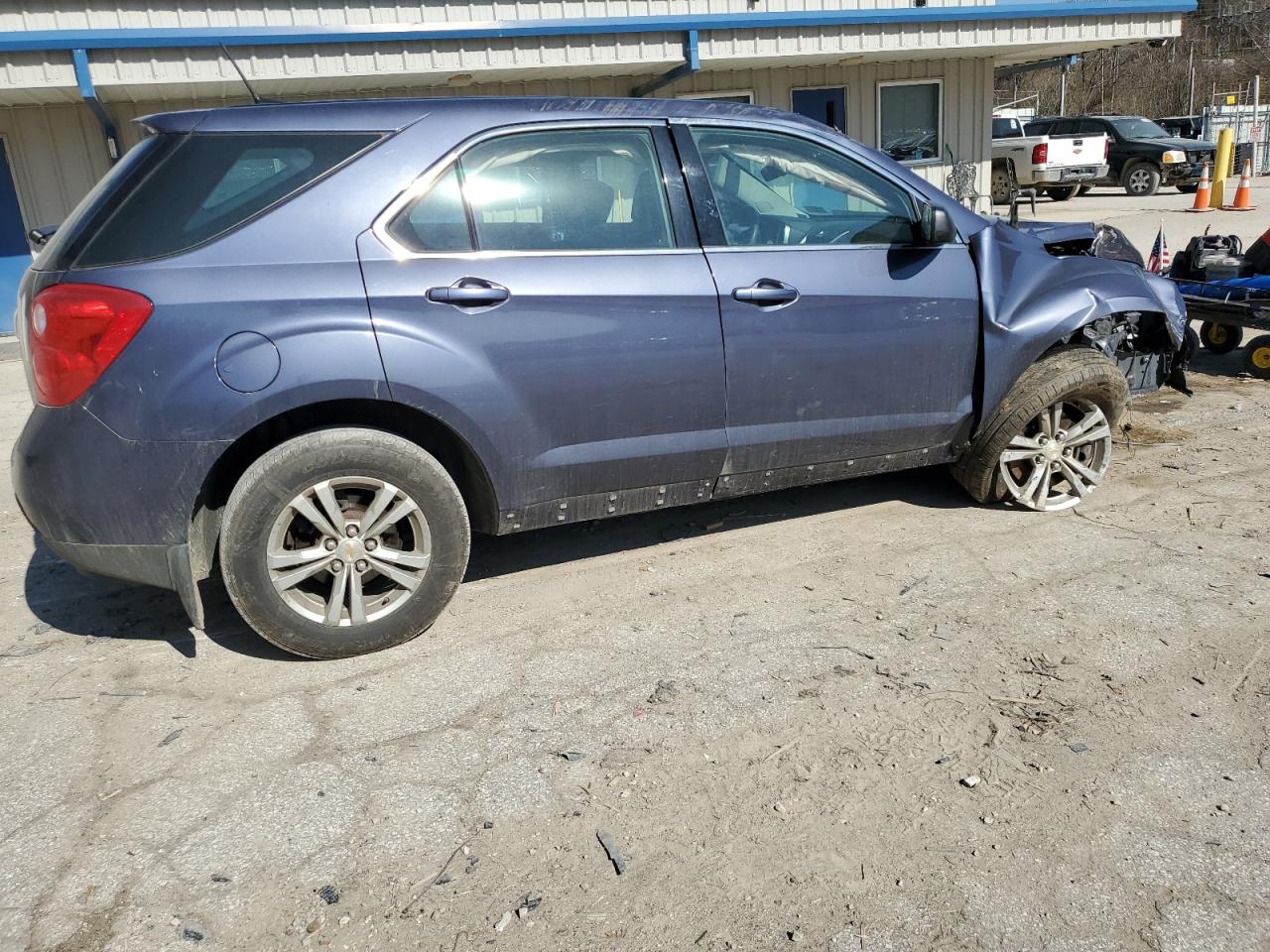 2013 Chevrolet Equinox VIN 2GNFLCEK5D6230831 Copart auction photo, front end / side damage thumbnail 3