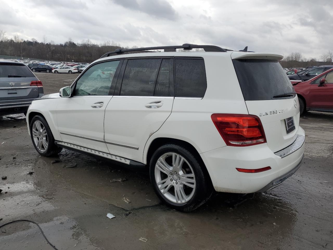 2015 Mercedes-Benz GLK-klasse VIN WDCGG0EBXFG363615 Copart auction photo, front end / minor dent/scratches damage thumbnail 2