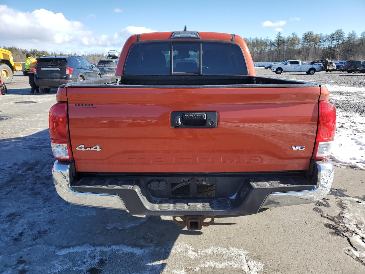 2016 Toyota Tacoma VIN 5TFCZ5AN5GX041901 Copart auction photo, side / front end damage thumbnail 6