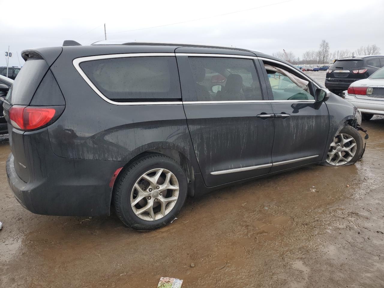 2020 Chrysler Pacifica VIN 2C4RC1GGXLR125962 Copart auction photo, front end / side damage thumbnail 3