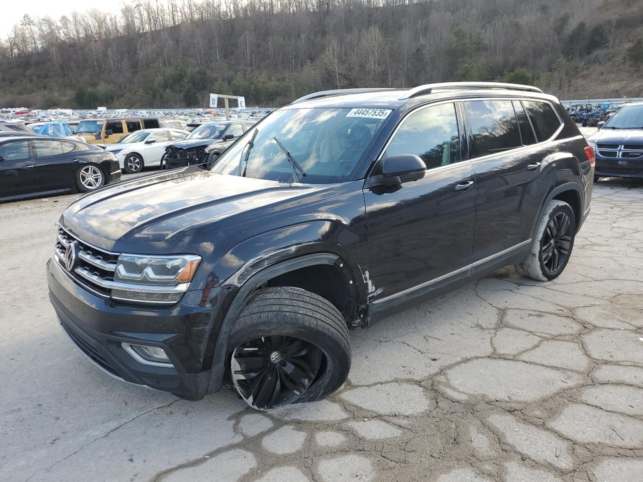 2019 Volkswagen Atlas VIN 1V2NR2CA8KC557380