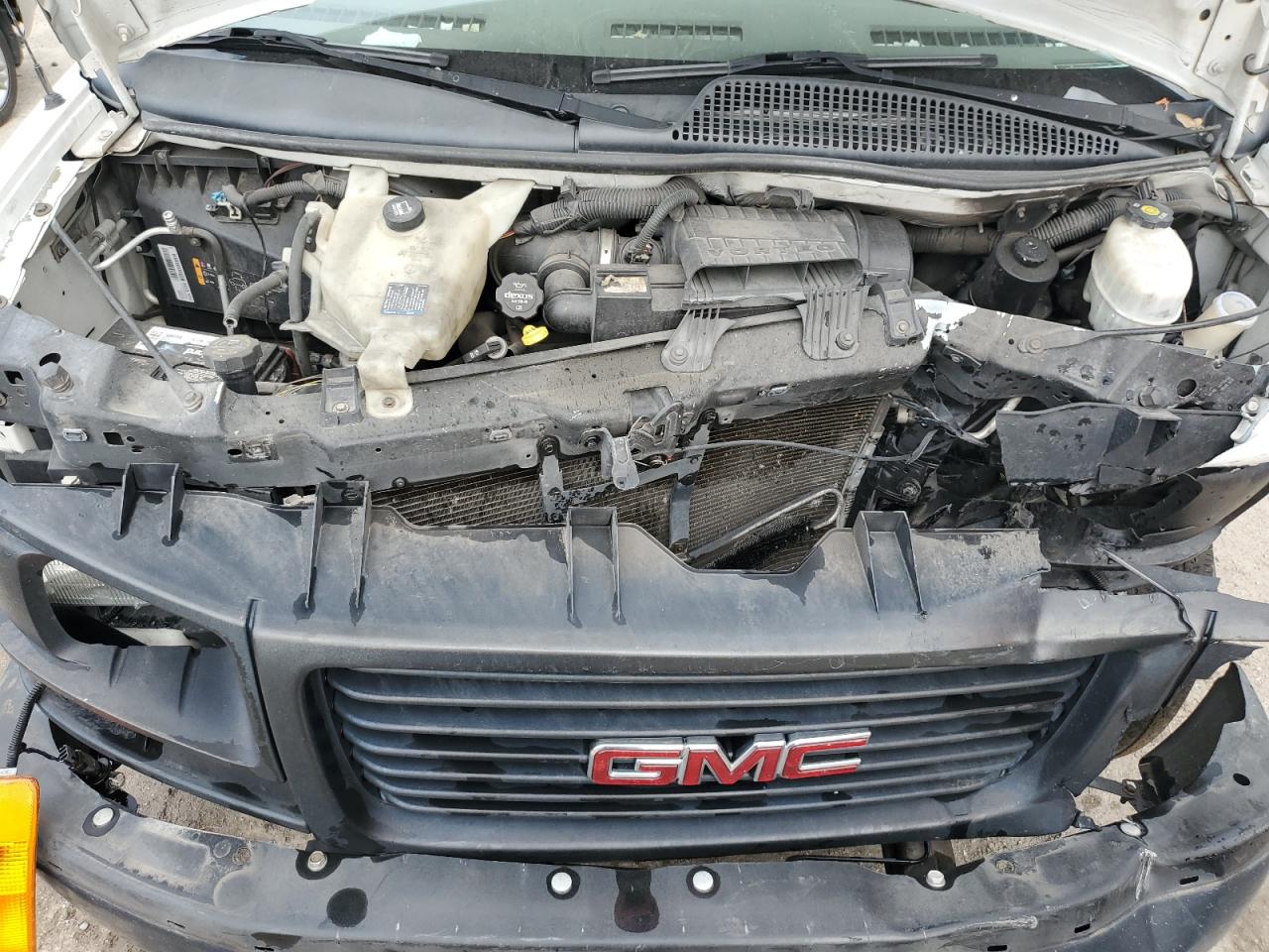 2015 GMC Savana VIN 1GTW7FCFXF1108332 Copart auction photo, front end damage thumbnail 11
