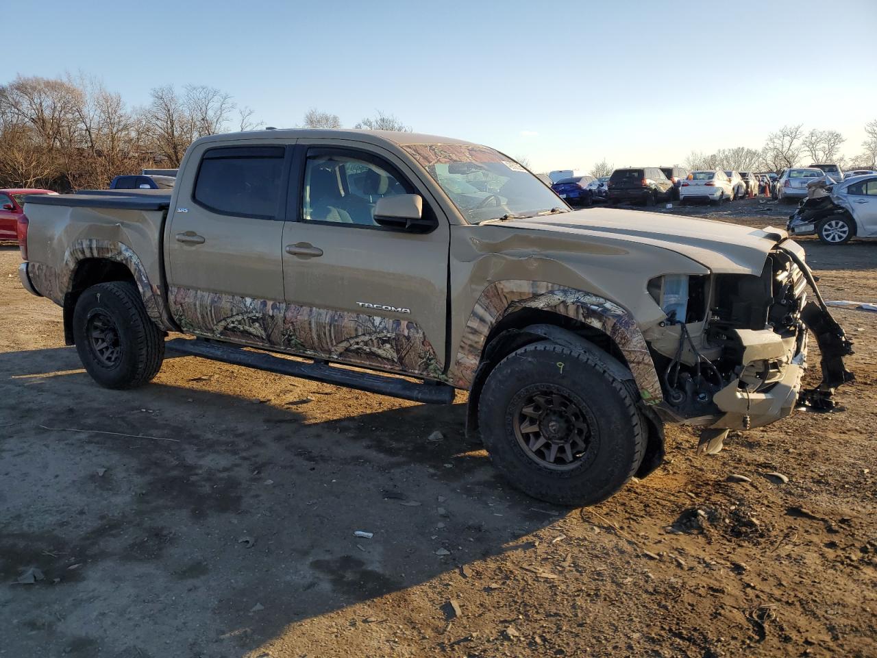 2018 Toyota Tacoma VIN 5TFCZ5AN2JX122460 Copart auction photo, all over damage thumbnail 4