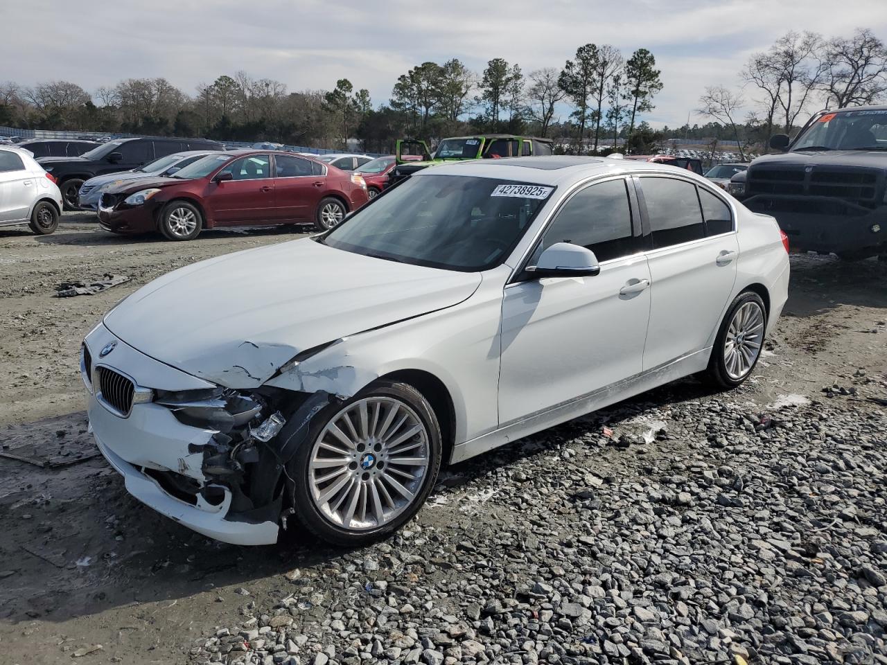 2014 BMW 3er VIN WBA3D3C58EF099338