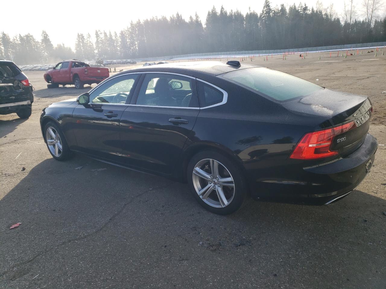 2019 Volvo S90 VIN LVY102MK9KP090666 Copart auction photo, rear end damage thumbnail 2