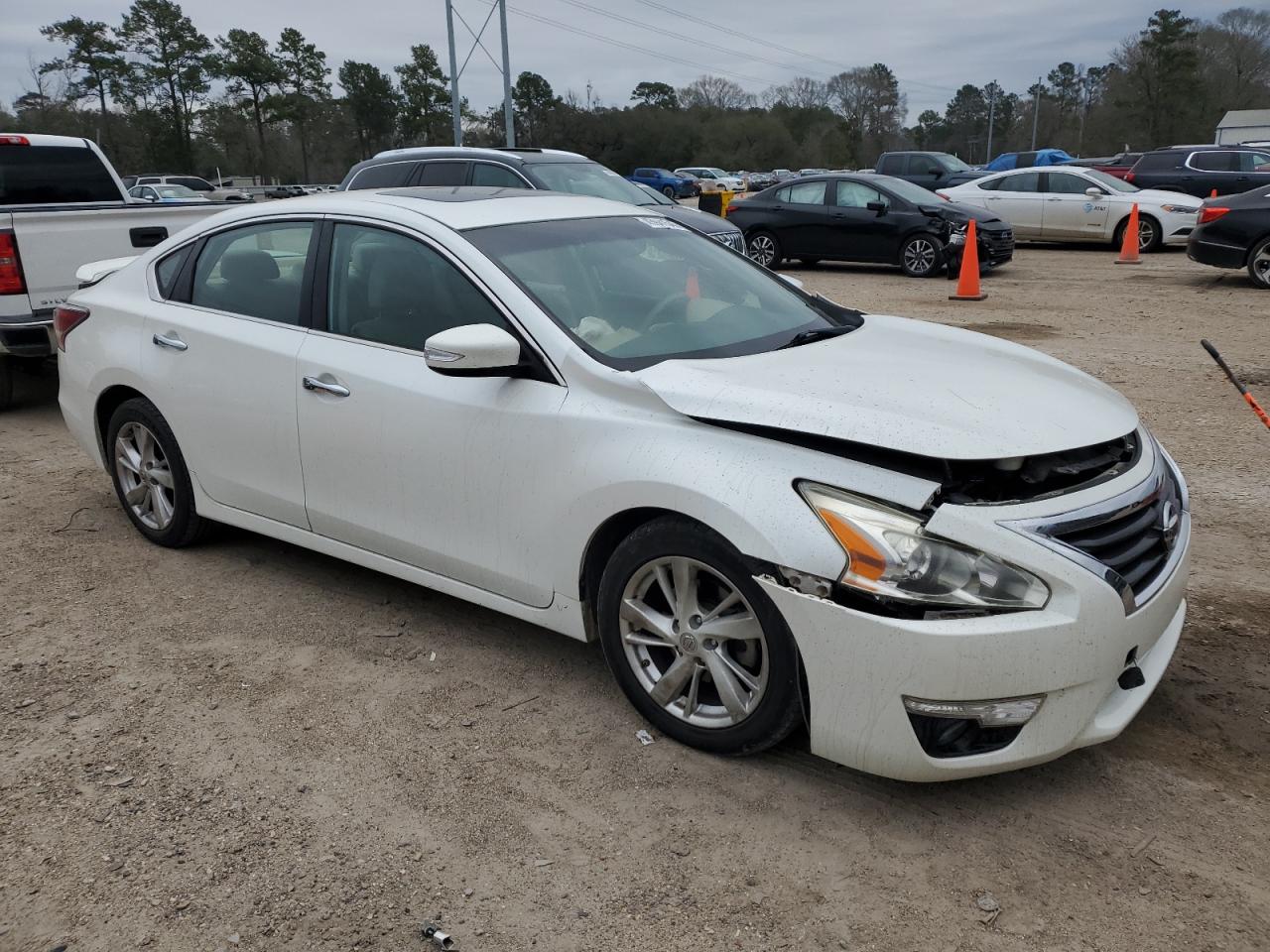 2014 Nissan Altima VIN 1N4AL3AP2EN235640 Copart auction photo, all over damage thumbnail 4