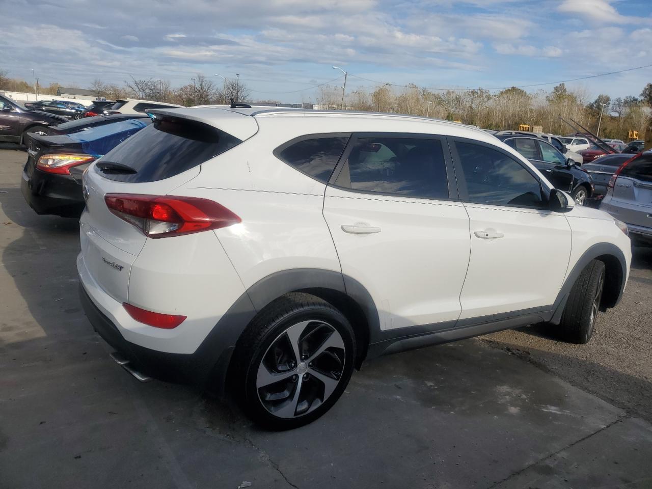 2016 Hyundai Tucson VIN KM8J33A26GU073627 Copart auction photo, side damage thumbnail 3