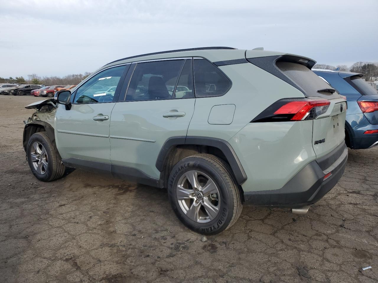 2022 Toyota RAV 4 VIN 2T3P1RFV1NW268366 Copart auction photo, front end damage thumbnail 2