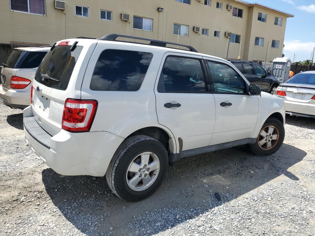 2010 Ford Escape VIN 1FMCU0C74AKA31201 Copart auction photo, front end damage thumbnail 3