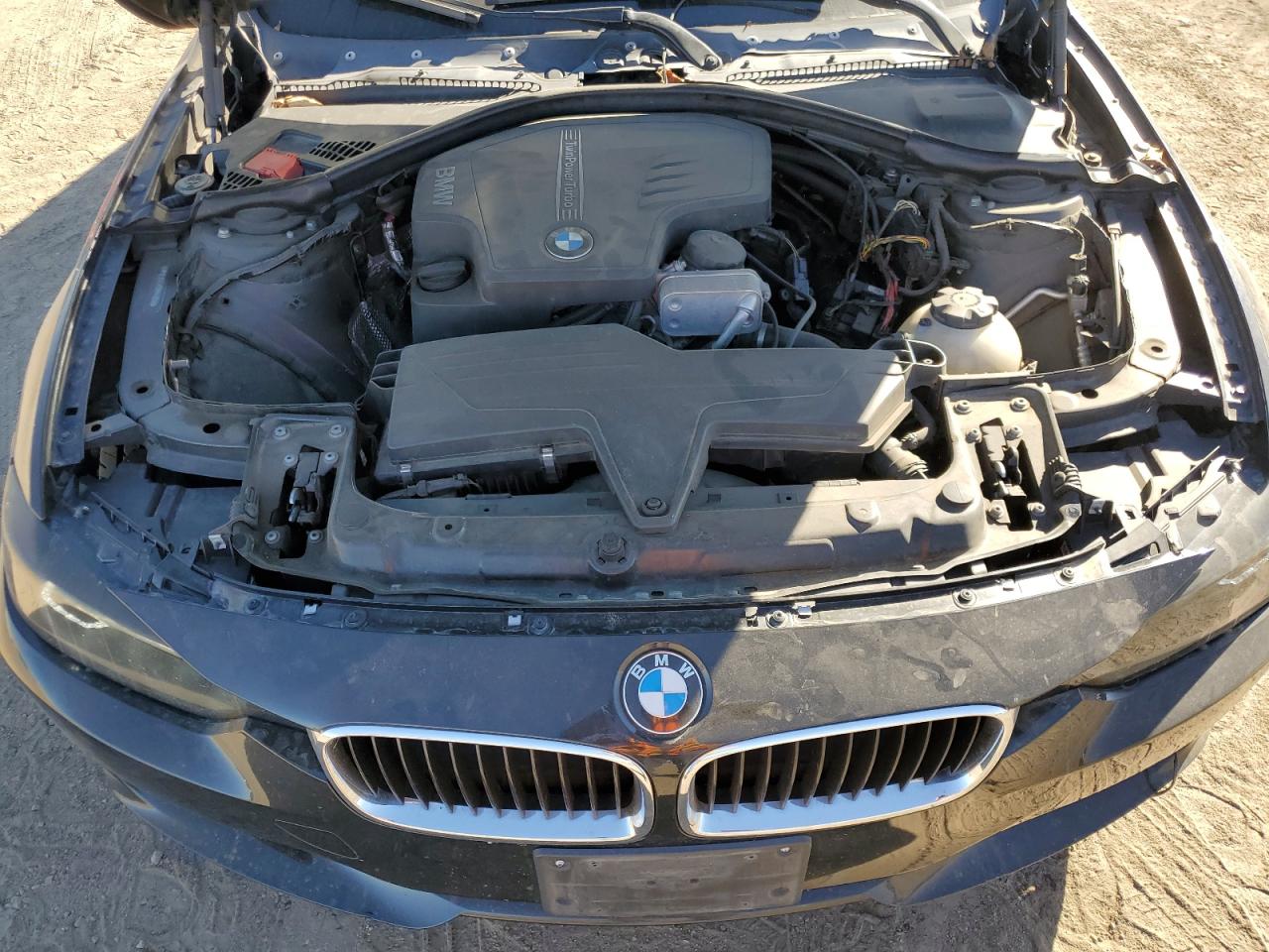 2013 BMW 3er VIN WBA3C1G5XDNR44793 Copart auction photo, undercarriage / minor dent/scratches damage thumbnail 11