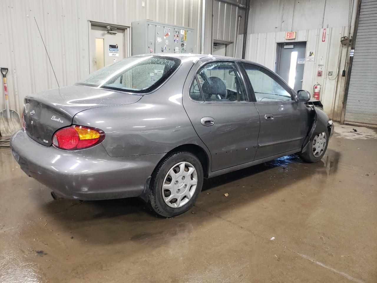 2000 Hyundai Elantra VIN KMHJF35F1YU995390 Copart auction photo, front end / rear end damage thumbnail 3