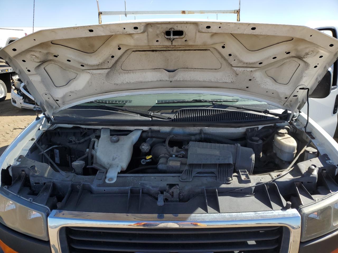 2015 GMC Savana VIN 1GTW7FCF8F1907011 Copart auction photo, hail damage thumbnail 12