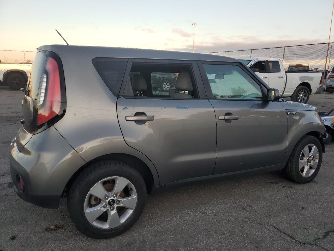 2018 KIA Soul VIN KNDJN2A24J7562235 Copart auction photo, front end / undercarriage damage thumbnail 3