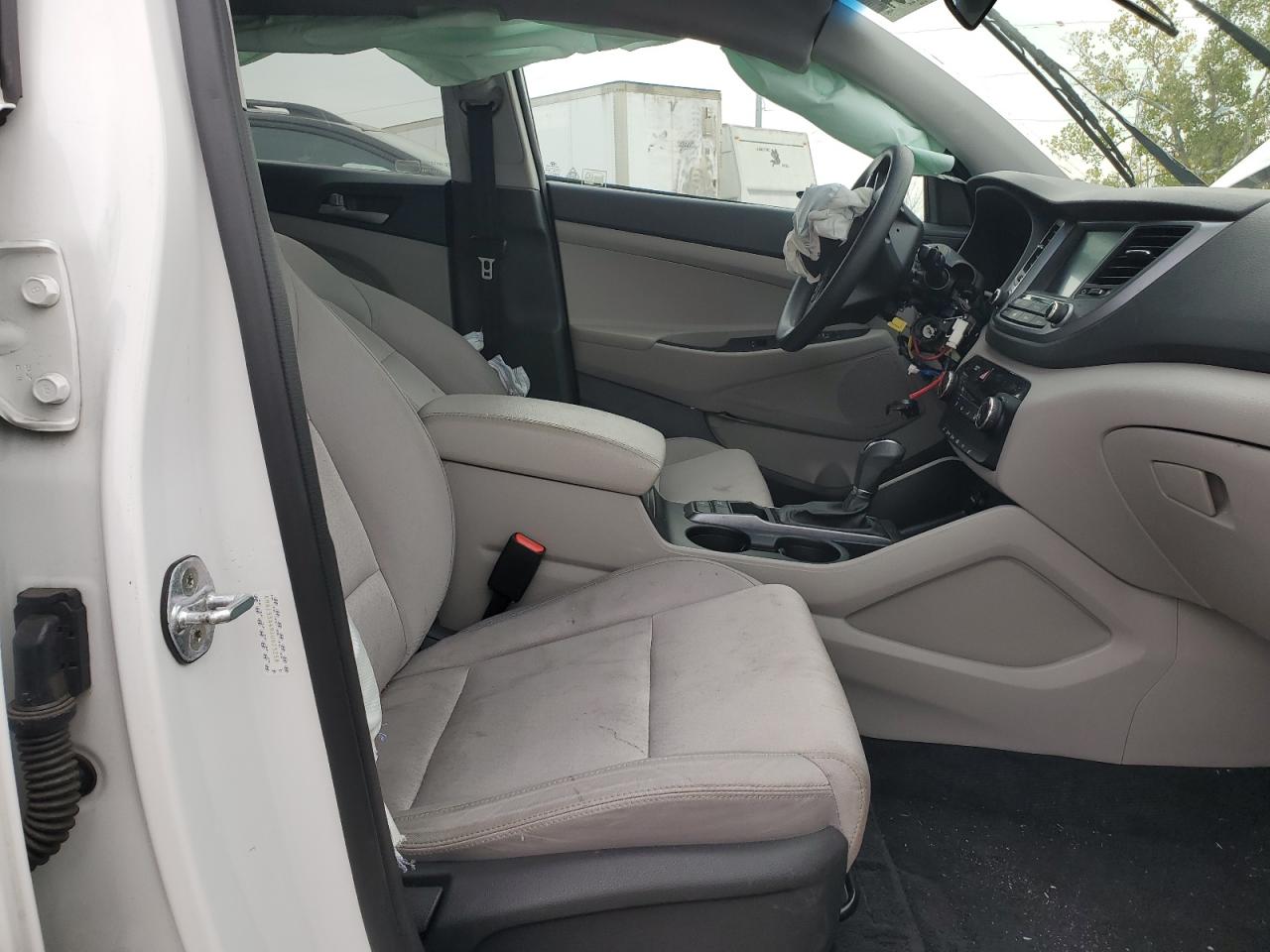 2018 Hyundai Tucson VIN KM8J33A49JU673258 Copart auction photo, front end / all over damage thumbnail 7