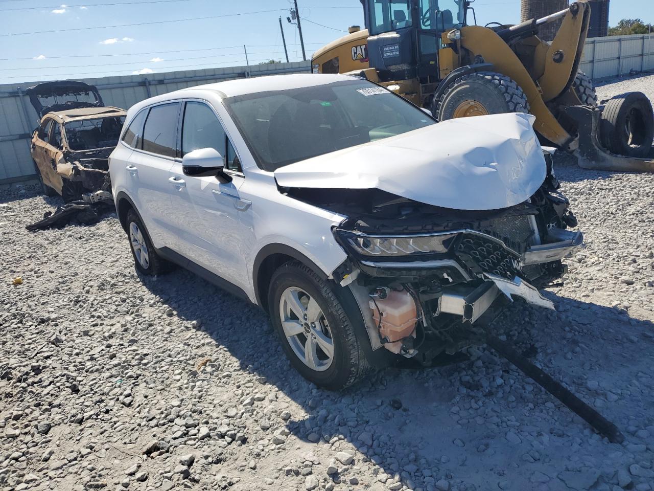 2022 KIA Sorento VIN 5XYRG4LC9NG107131 Copart auction photo, front end damage thumbnail 4