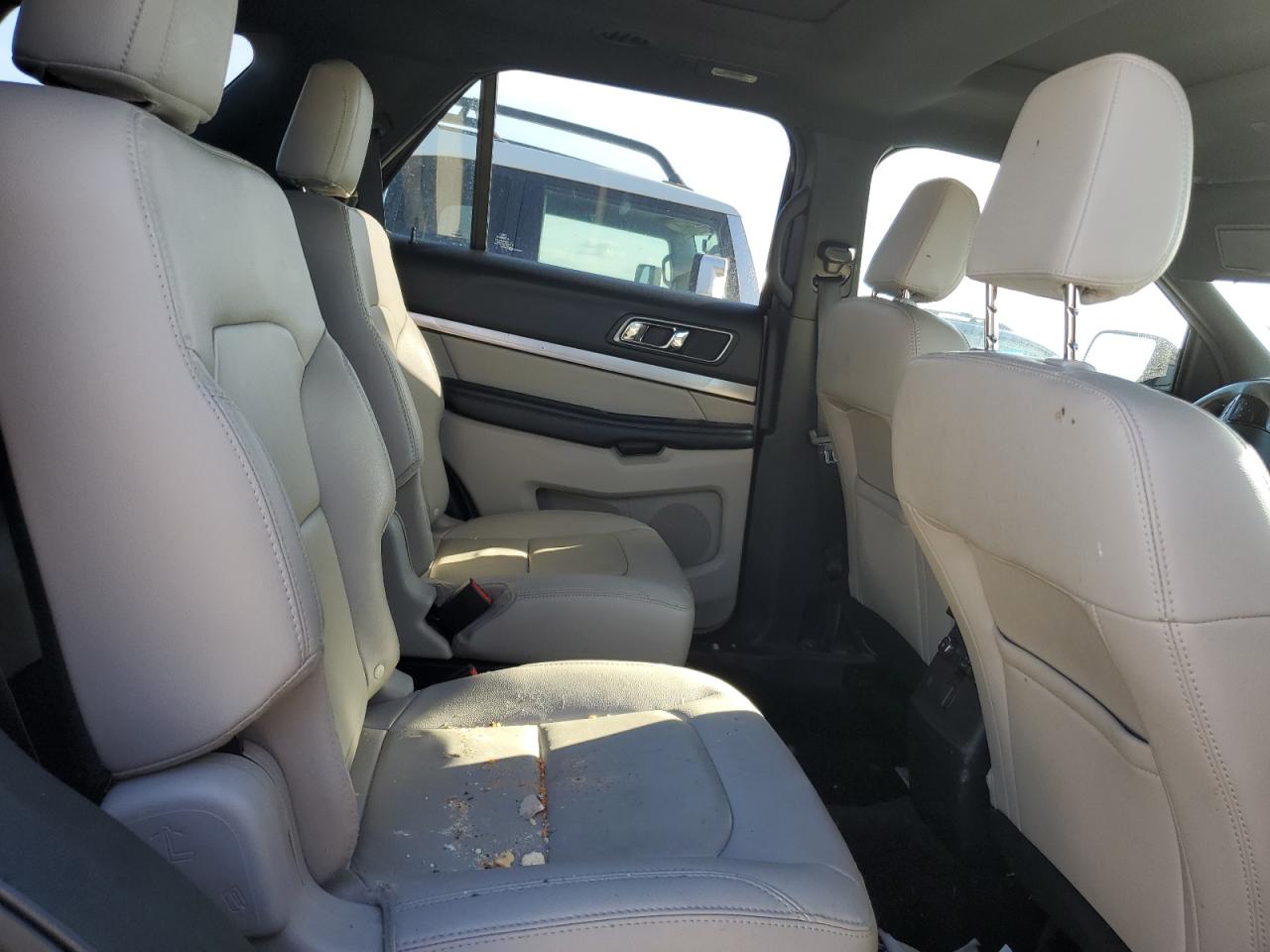 2018 Ford Explorer VIN 1FM5K8D87JGA34519 Copart auction photo, water/flood damage thumbnail 11