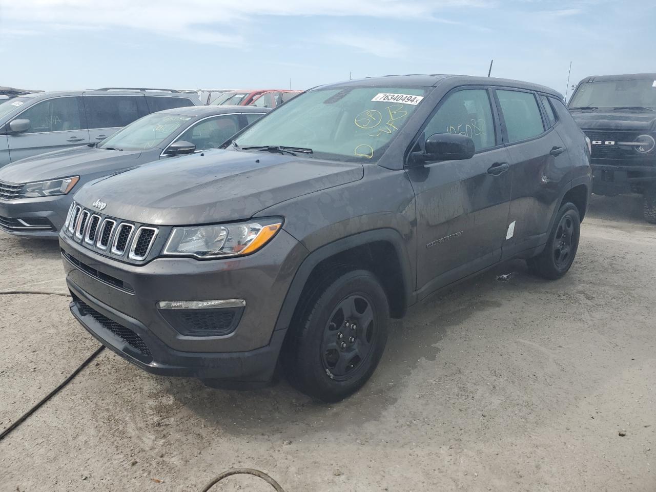 2018 Jeep Compass VIN 3C4NJDAB1JT101515